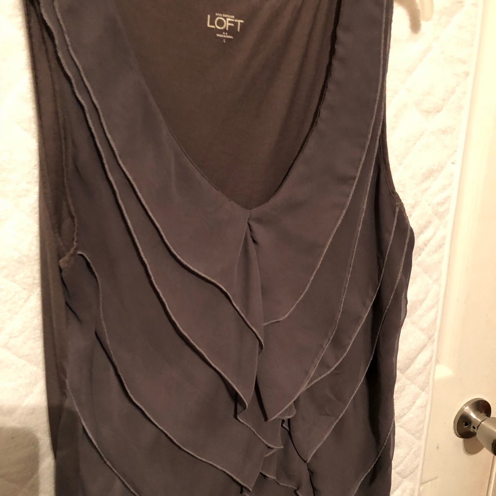 💕Gray LOFT Sleeveless Top